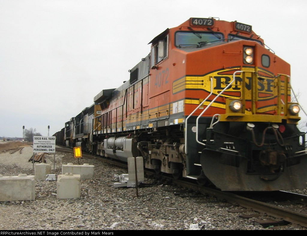 BNSF 4072